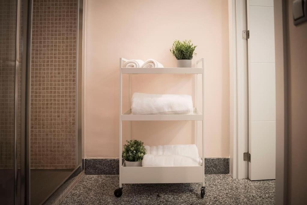 Apartamento En Centro Historico Con Patio Romano San Lorenzo de El Escorial Eksteriør billede